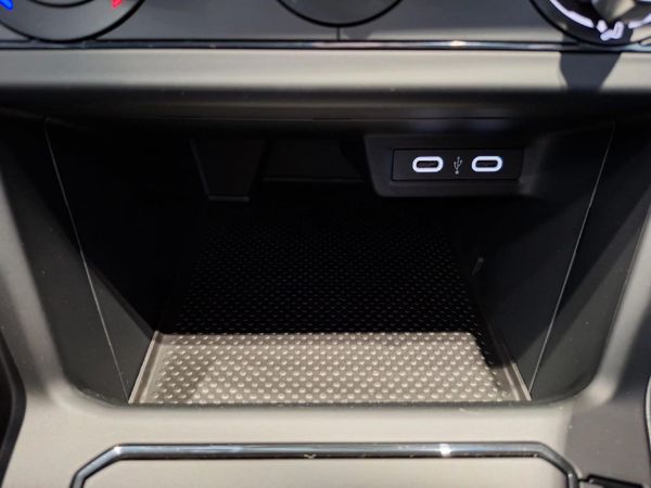 2026-Volkswagen-Polo-10-TSI image:17