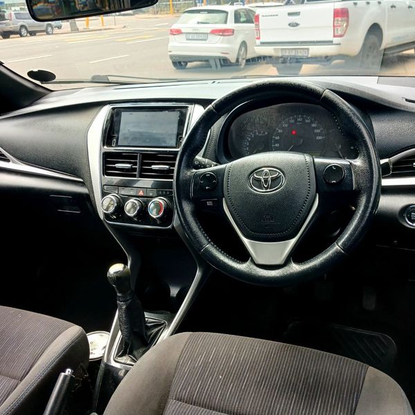 2018-Toyota-Yaris-15-XS-5-dr image:9