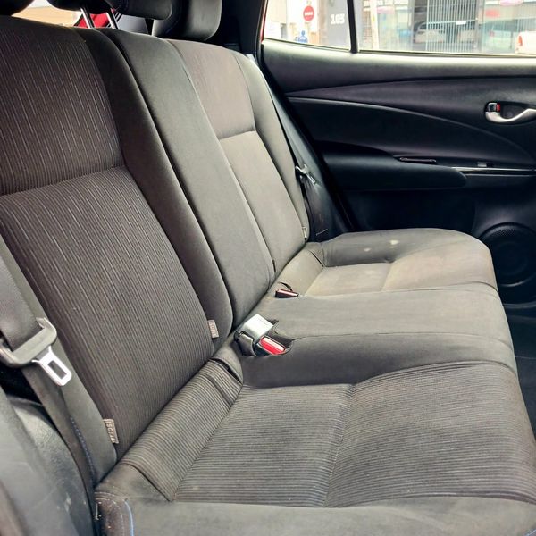 2018-Toyota-Yaris-15-XS-5-dr image:10
