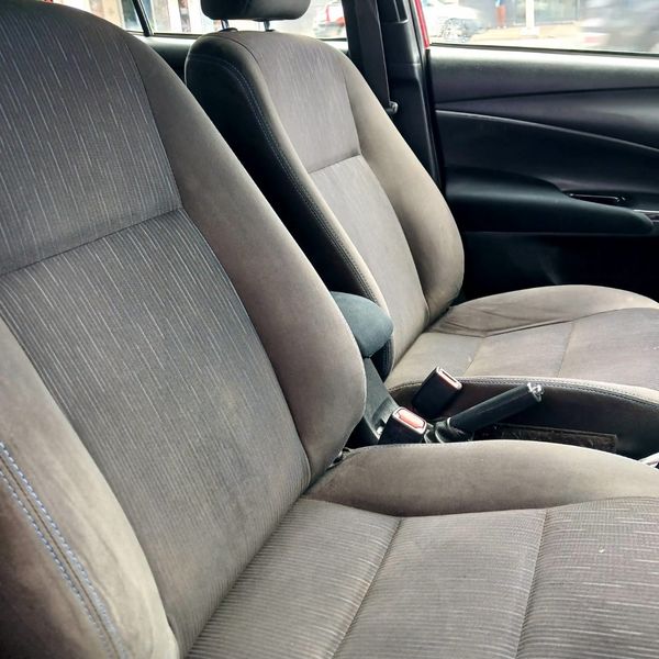 2018-Toyota-Yaris-15-XS-5-dr image:11