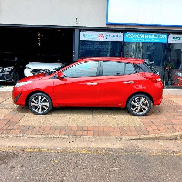 2018-Toyota-Yaris-15-XS-5-dr image:2