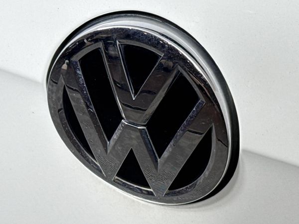 2017-Volkswagen-Golf-VII-10-TSI-Comfortline image:11