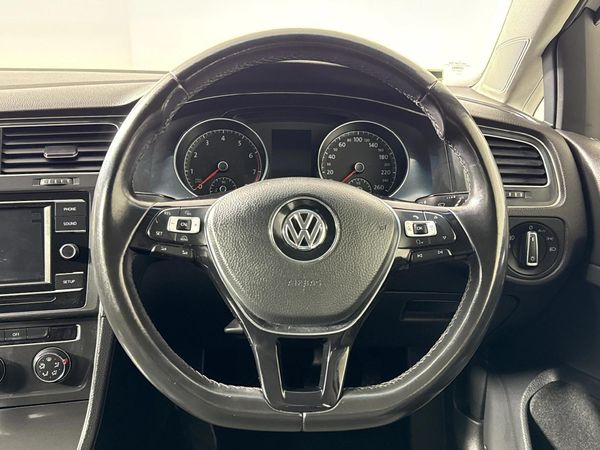2017-Volkswagen-Golf-VII-10-TSI-Comfortline image:12