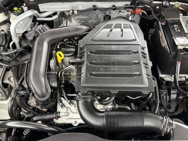 2017-Volkswagen-Golf-VII-10-TSI-Comfortline image:13