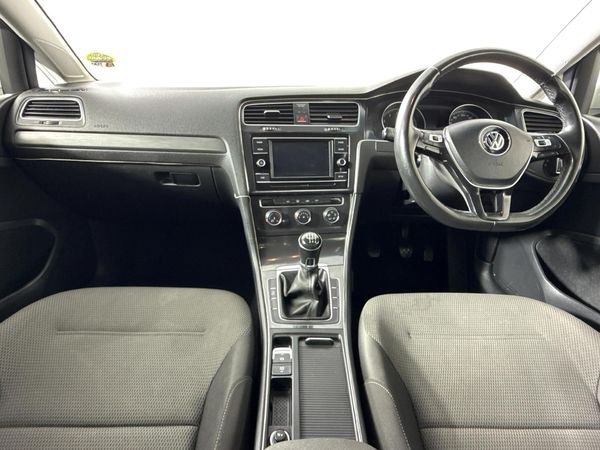 2017-Volkswagen-Golf-VII-10-TSI-Comfortline image:1