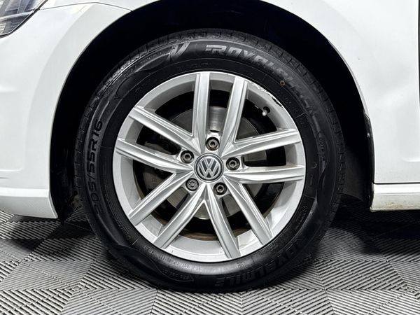 2017-Volkswagen-Golf-VII-10-TSI-Comfortline image:4