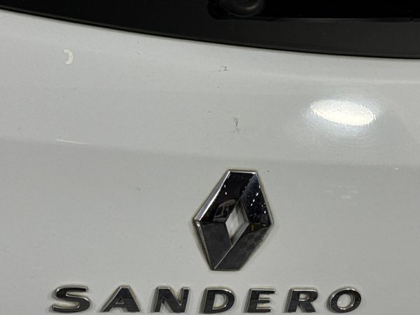 2014-Renault-Sandero-900T-Dynamique image:11