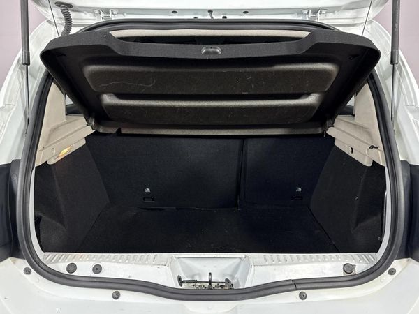2014-Renault-Sandero-900T-Dynamique image:14