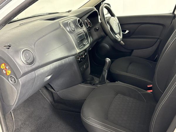 2014-Renault-Sandero-900T-Dynamique image:8