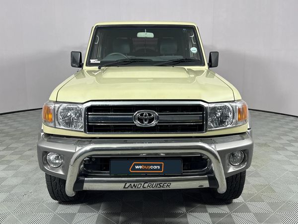 2020-Toyota-Land-Cruiser-79-42-D-Double-Cab image:12