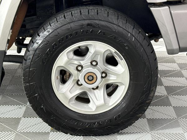 2020-Toyota-Land-Cruiser-79-42-D-Double-Cab image:4