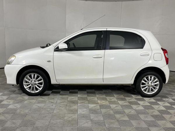 2017-Toyota-Etios-15-XS-5-dr image:15