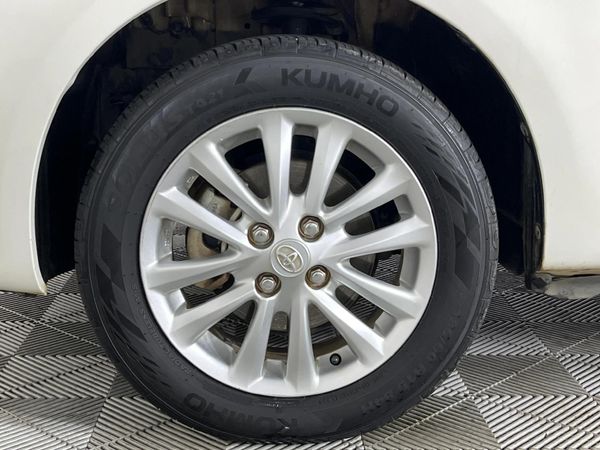 2017-Toyota-Etios-15-XS-5-dr image:4