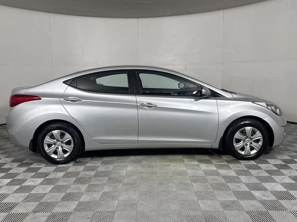 2012-Hyundai-Elantra-16-GLS-Premium image:10