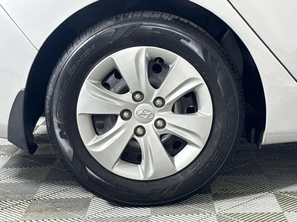 2012-Hyundai-Elantra-16-GLS-Premium image:6