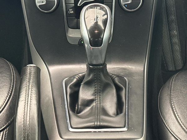 2015-Volvo-V40-T4-Elite-Auto image:10
