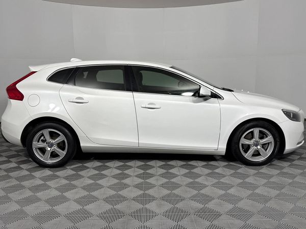 2015-Volvo-V40-T4-Elite-Auto image:17