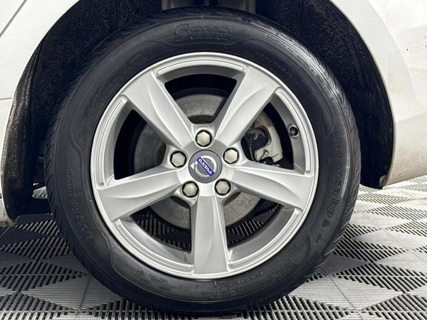 2015-Volvo-V40-T4-Elite-Auto image:6