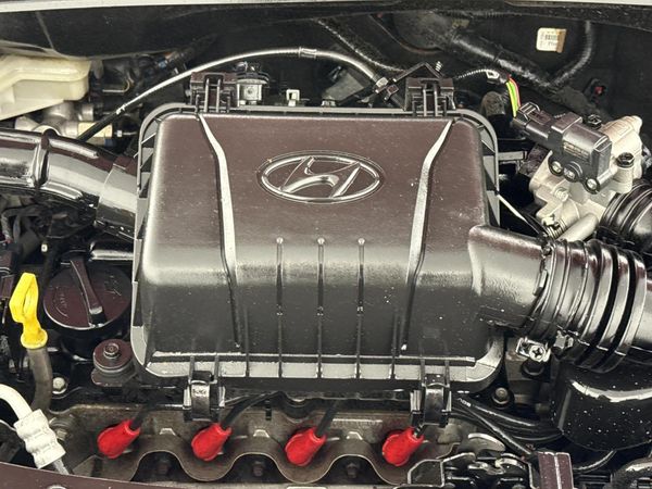 2017-Hyundai-i10-11-GLS-Motion image:12