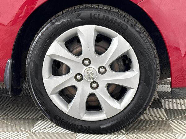 2017-Hyundai-i10-11-GLS-Motion image:5