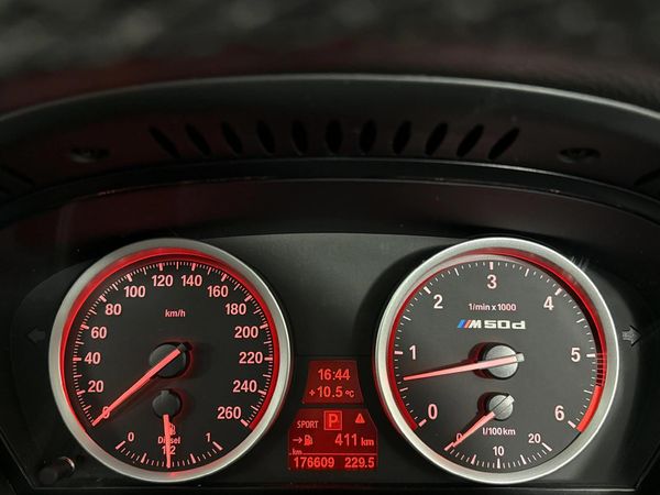 2013-BMW-X6-M50d image:2