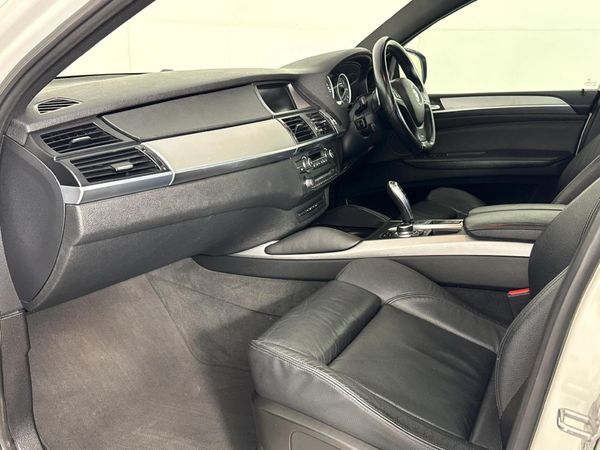 2013-BMW-X6-M50d image:8
