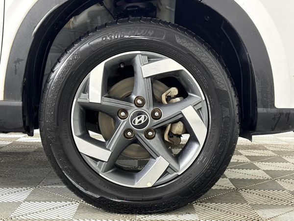 2020-Hyundai-Venue-10-TGDI-Fluid image:4