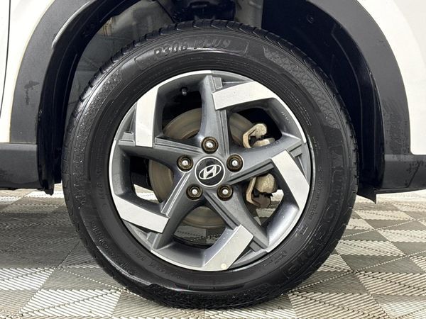 2020-Hyundai-Venue-10-TGDI-Fluid image:5
