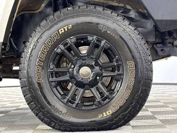 2020-Toyota-Land-Cruiser-79-45-D-Single-Cab image:3