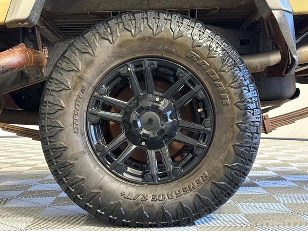2020-Toyota-Land-Cruiser-79-45-D-Single-Cab image:4