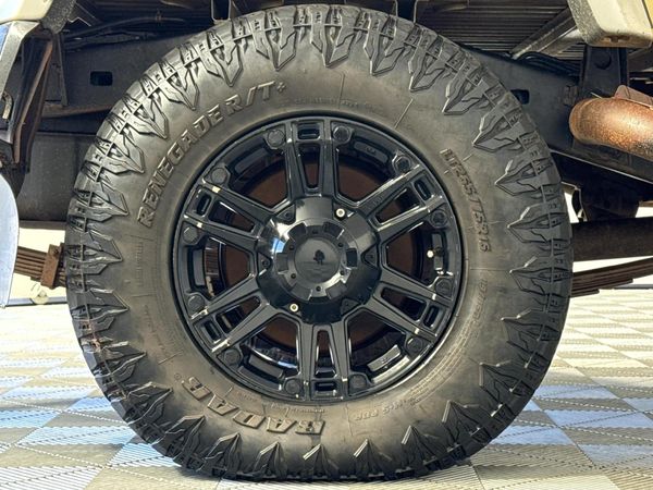2020-Toyota-Land-Cruiser-79-45-D-Single-Cab image:5