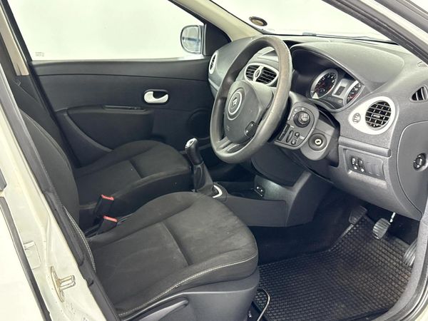 2013-Renault-Clio-III-16-Yahoo-5-dr image:9