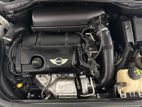 2016-MINI-Countryman-Cooper-S-Auto image:13
