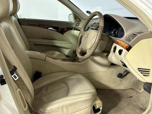 2005-Mercedes-Benz-E-Class-E-280 image:9