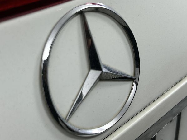 2005-Mercedes-Benz-E-Class-E-280 image:11