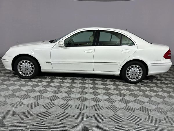 2005-Mercedes-Benz-E-Class-E-280 image:19