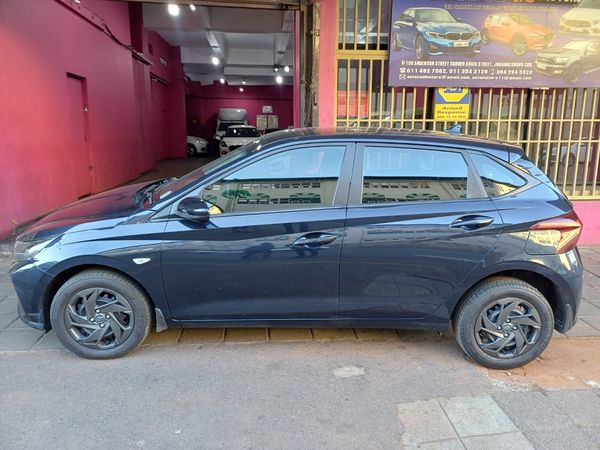 2023-Hyundai-i20-12-Fluid image:9