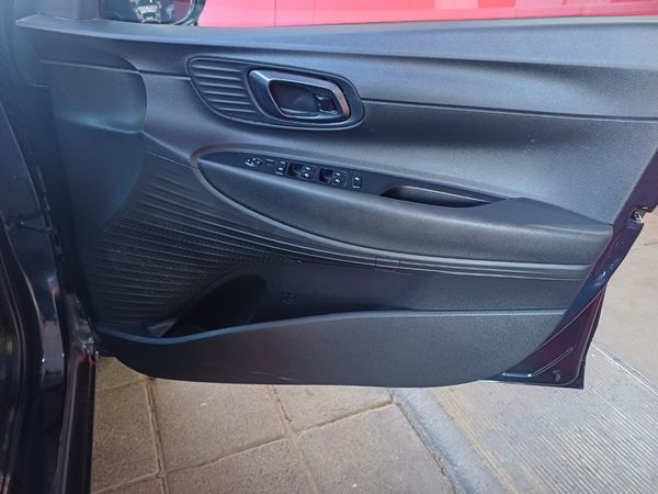 2023-Hyundai-i20-12-Fluid image:10