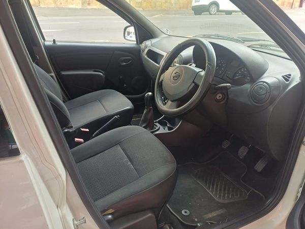 2021-Nissan-NP200-16-AC-Safety-Pack image:9