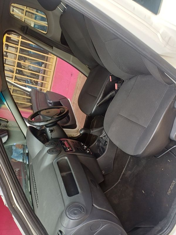 2021-Nissan-NP200-16-AC-Safety-Pack image:10