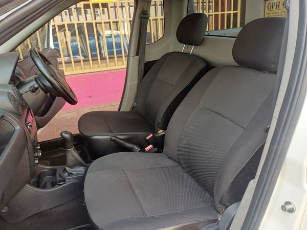 2021-Nissan-NP200-16-AC-Safety-Pack image:13