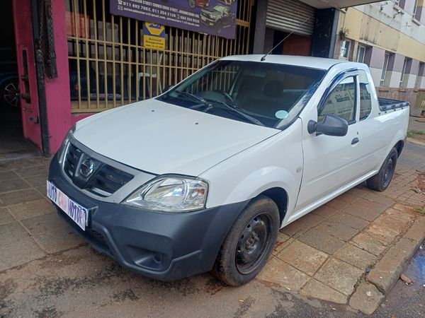 2021-Nissan-NP200-16-AC-Safety-Pack image:2