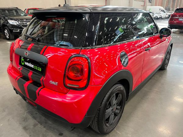 2018-MINI-Hatch-One-15T-Auto image:2