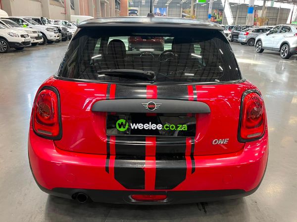 2018-MINI-Hatch-One-15T-Auto image:3