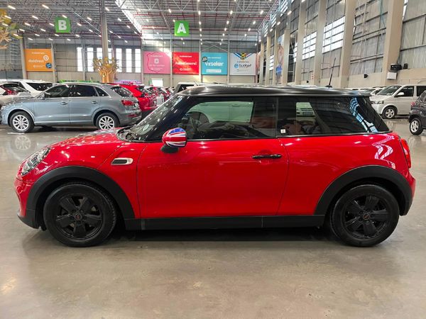 2018-MINI-Hatch-One-15T-Auto image:5