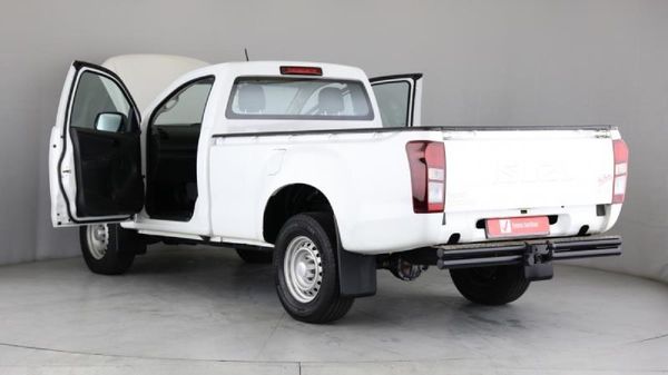 2021-Isuzu-D-Max-250C-Fleetside-Single-Cab image:9