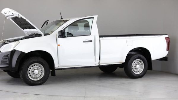 2021-Isuzu-D-Max-250C-Fleetside-Single-Cab image:3