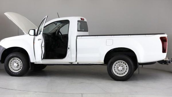 2021-Isuzu-D-Max-250C-Fleetside-Single-Cab image:8