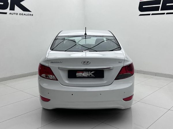 2017-Hyundai-Accent-16-GLS-Fluid-Auto image:3