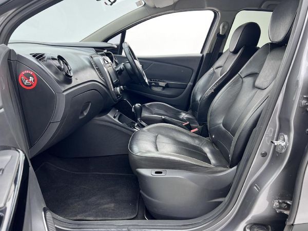 2015-Renault-Captur-12T-Dynamique-5-dr-Auto-88kW image:6